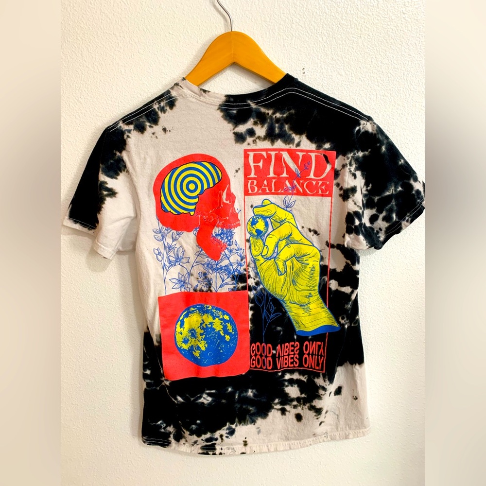 Unique tie dye Chemistry brand t-shirt size M